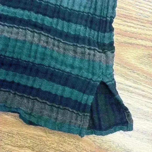 Eileen Fisher Boxy Loose V-Neck Cap Sleeve Top | Color: Black/Green | Size PM/PL - Picture 6 of 13